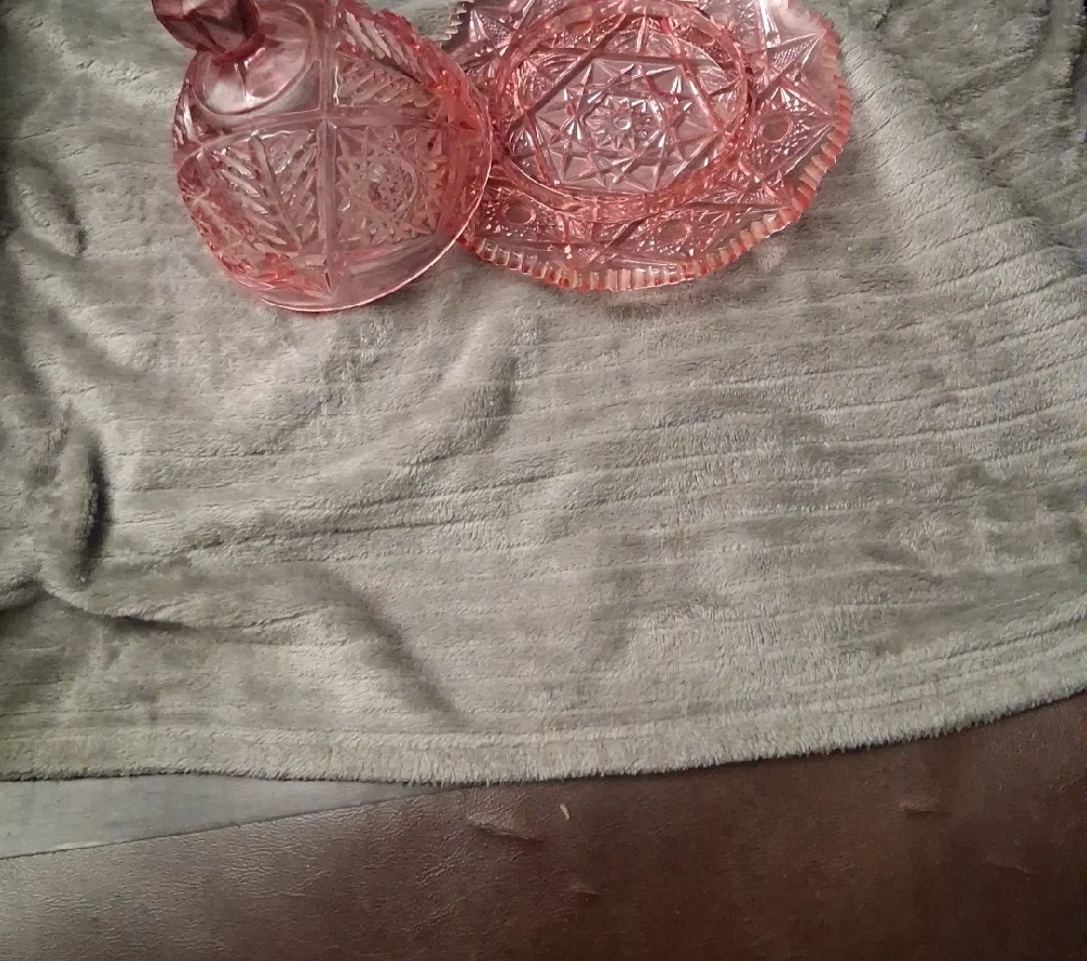 Viking Dazele HOBART Pink Glass Butter Dish - Picture 2 of 2